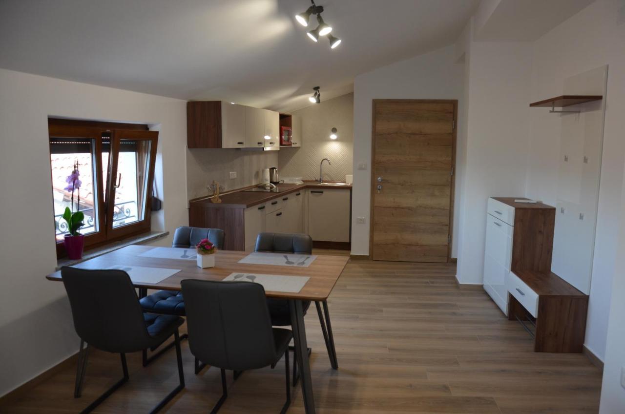 Apartmaji Tanto Malovse Crnice Buitenkant foto
