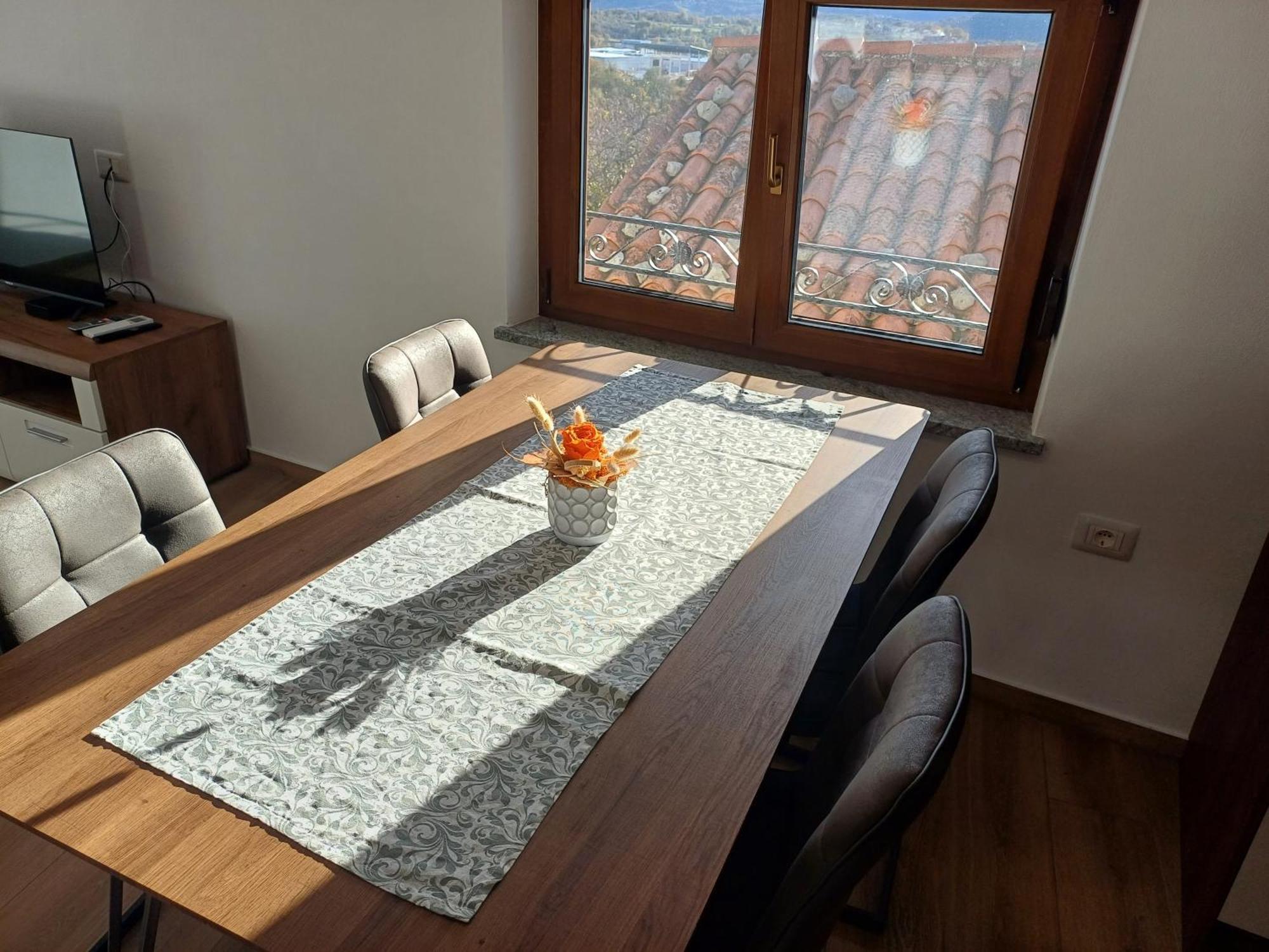 Apartmaji Tanto Malovse Crnice Buitenkant foto