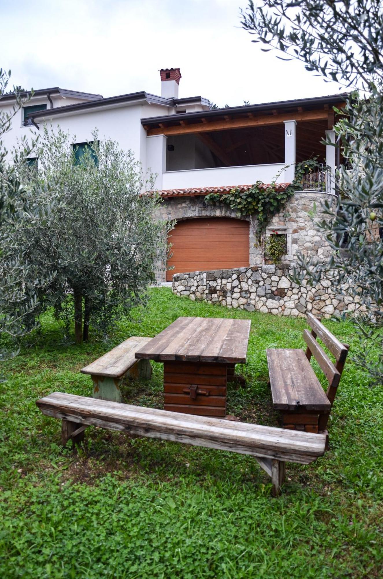 Apartmaji Tanto Malovse Crnice Buitenkant foto