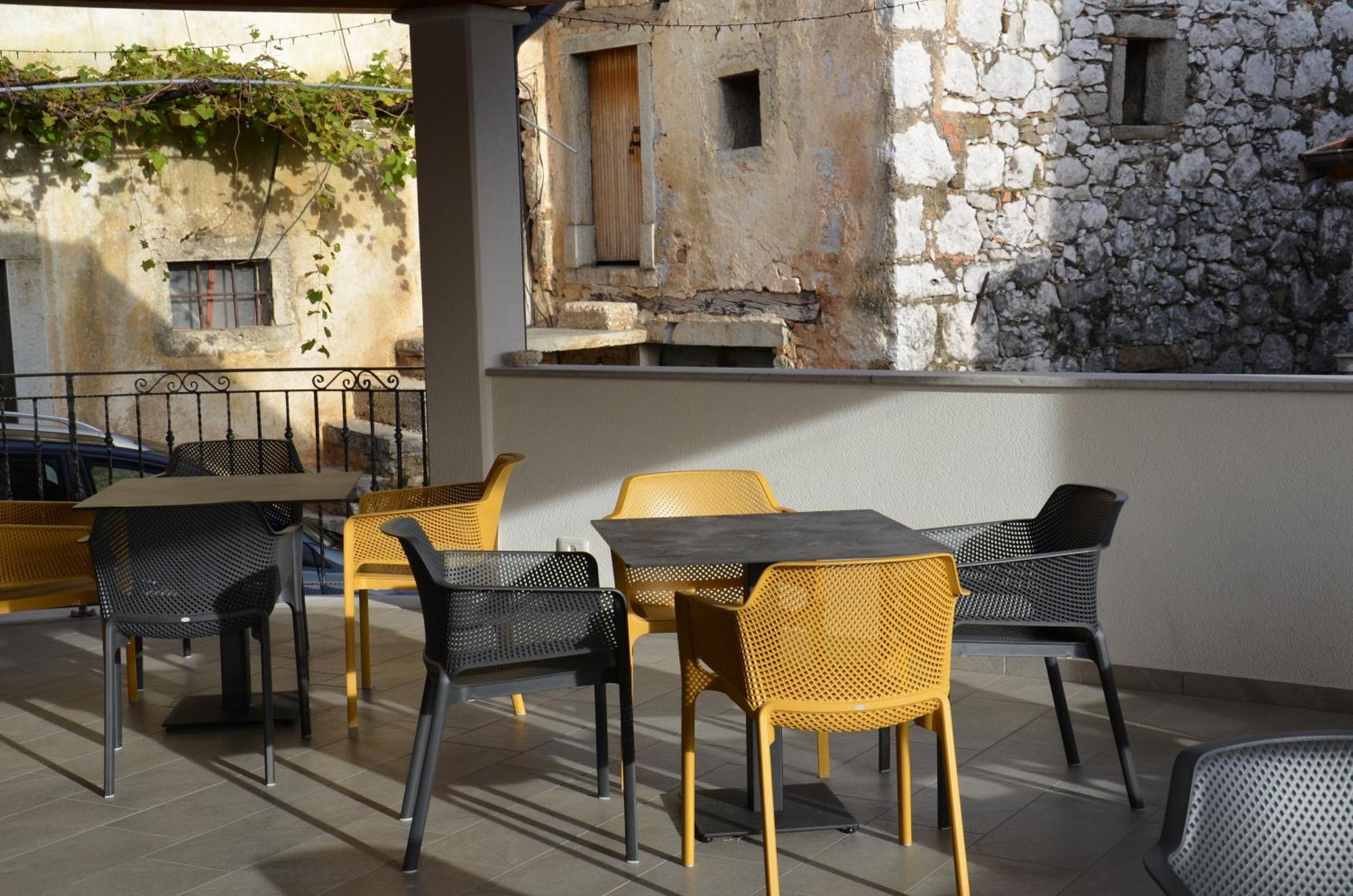 Apartmaji Tanto Malovse Crnice Buitenkant foto